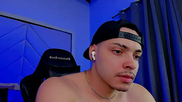 Maxwell_Dupont's cam snapshot