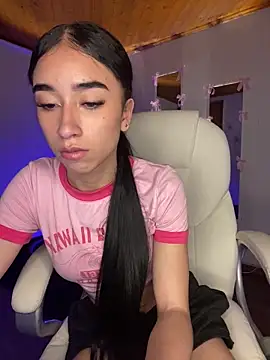 Emma_pink18's cam snapshot