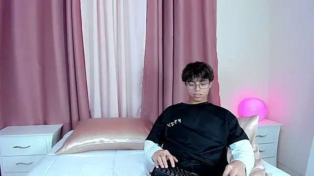 Honeymoon_sariel's cam snapshot