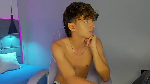 NicolasFerrer18's cam snapshot