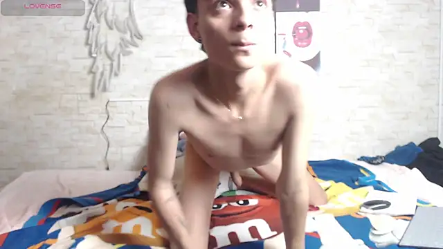 axel_milo_kairo_and_noa's cam snapshot