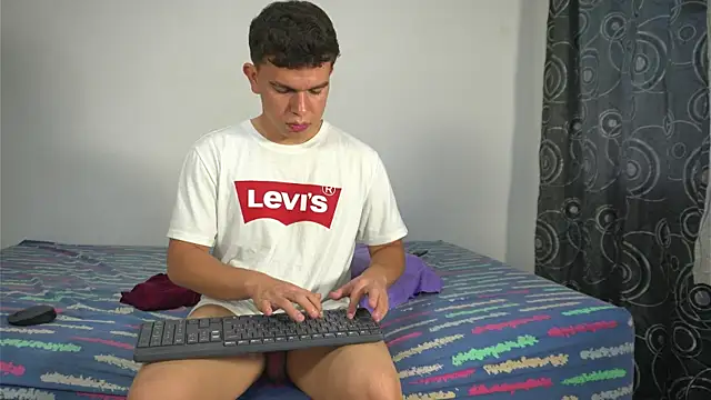 Max_ethan5's cam snapshot