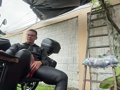 Neil_and_isaac live sex cam