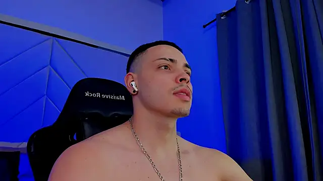 Maxwell_Dupont's cam snapshot