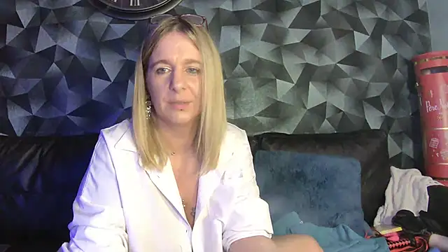 Delichieuse5's cam snapshot