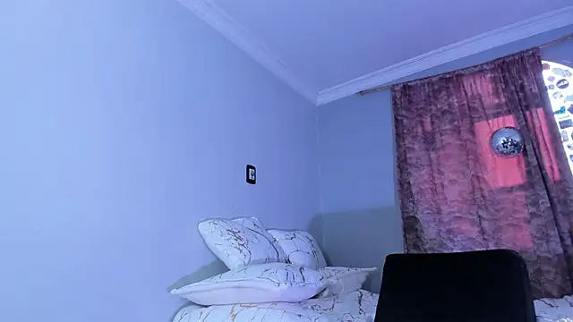 Pamela_Squirtt live sex cam