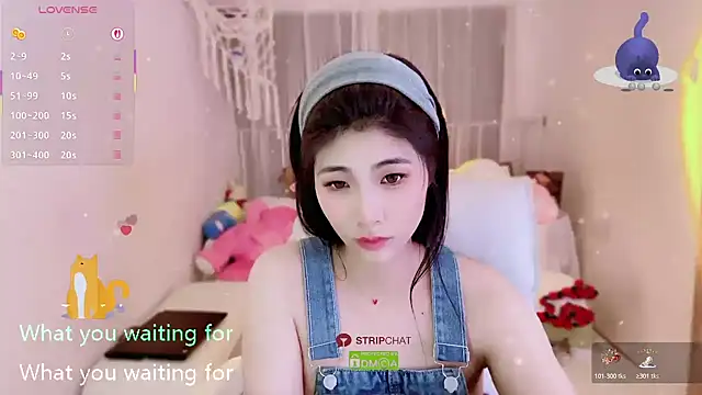 Vaidurya-Yolo live sex cam