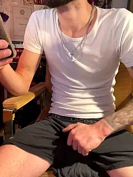 Mexxwell69 live sex cam