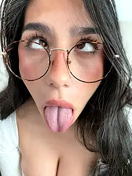 LoveLillyy live sex cam