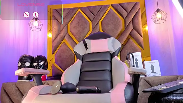 Dom_venena live sex cam