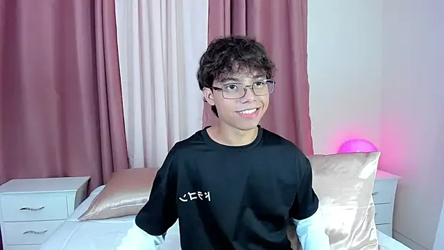 Honeymoon_sariel's cam snapshot