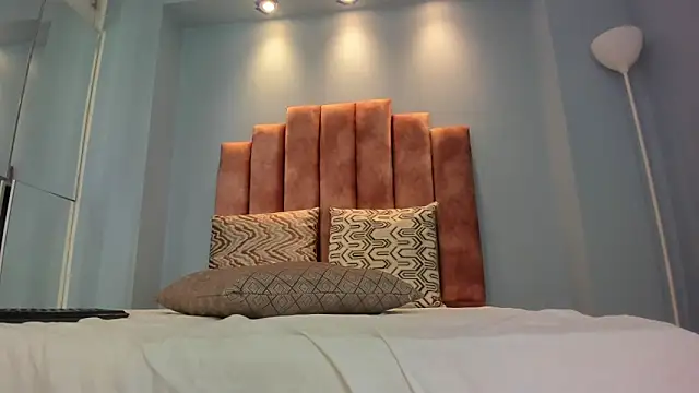 lou_rosse_ live sex cam