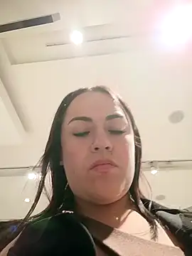 Lesly_10-'s cam snapshot