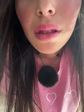 Mia_salinass's cam snapshot