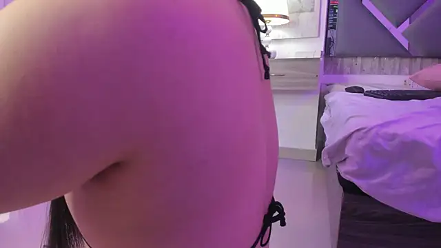 Charlotte_Myers's cam snapshot