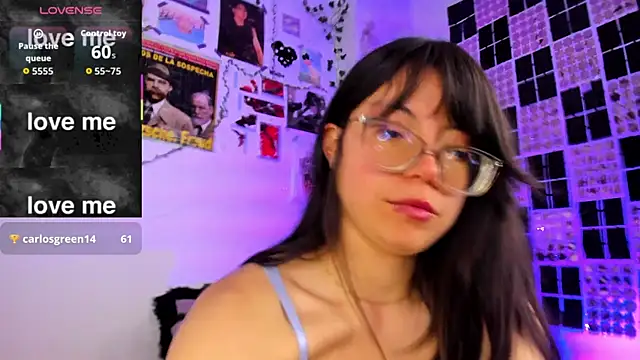 UchikyDoll's cam snapshot