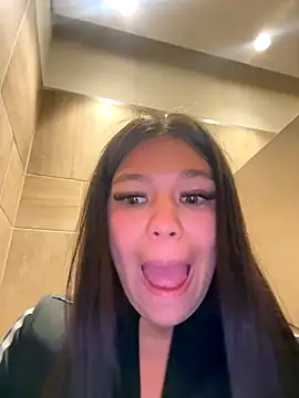 Alyshanon18's cam snapshot