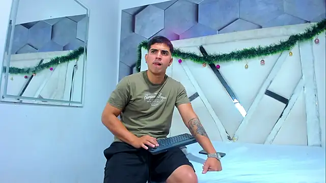 Sarahwalkerr live sex cam