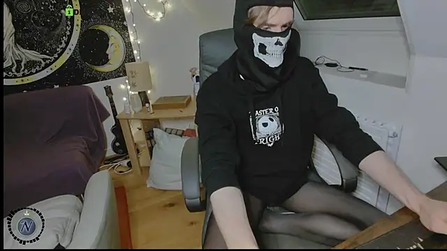 Nyl0nnickb0y's cam snapshot