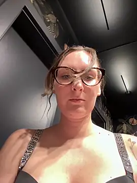 The_Snowwhitee's cam snapshot