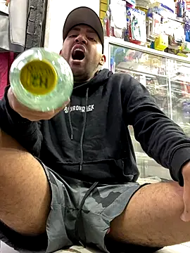 JuanZapata33 live sex cam