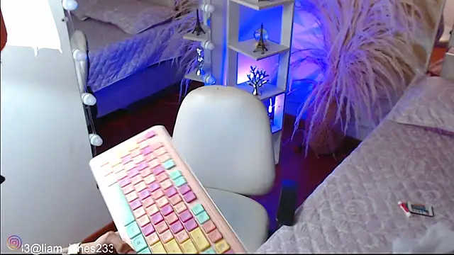 Jonesliam23's cam snapshot