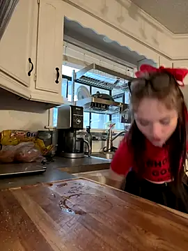 Cutiepiespanks's cam snapshot