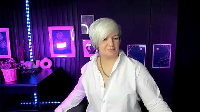 CarmenSoft live sex cam