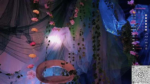 GildedKitten live sex cam