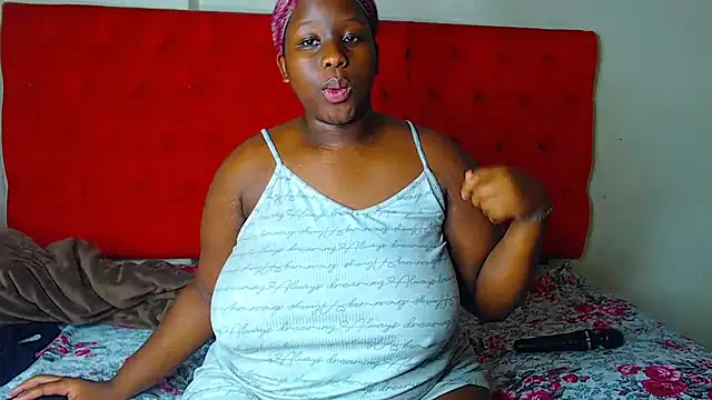 MelaninBear live sex cam