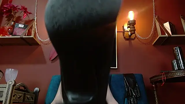 Leiladom's cam snapshot