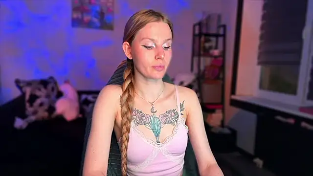 Lunaacyy's cam snapshot