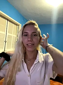 Bruxinha551 live sex cam