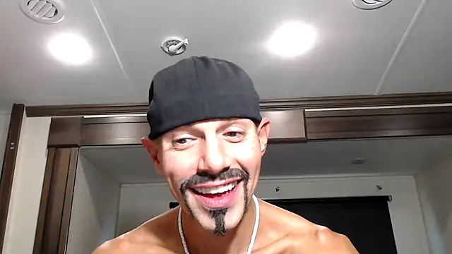 ThickD2C live sex cam