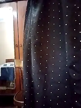 Lucia8600 live sex cam