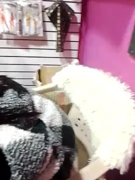 VivienAndClark live sex cam