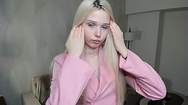 CherrylHolme's cam snapshot