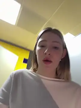 littlebitchesss live sex cam