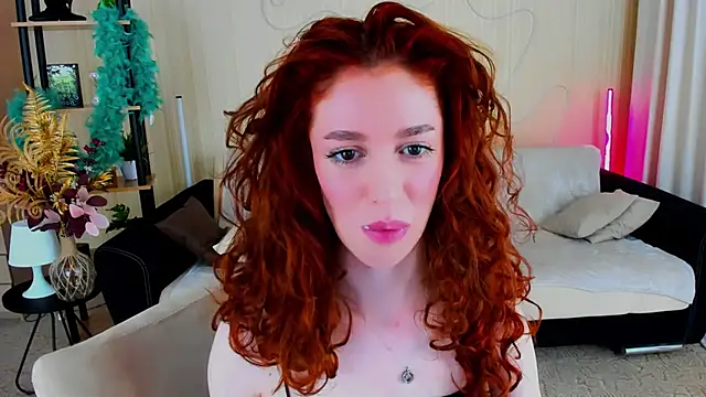 ChristinaConteeree live sex cam