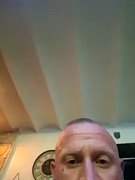 RomWoolf live sex cam