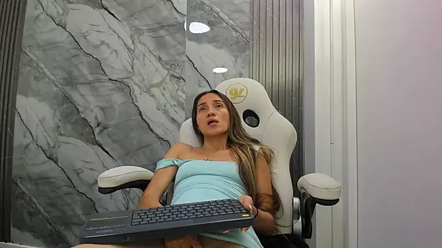 isaa_stone live sex cam