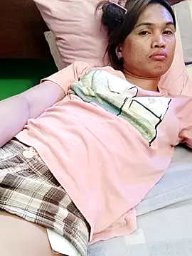 QueenSoreal live sex cam