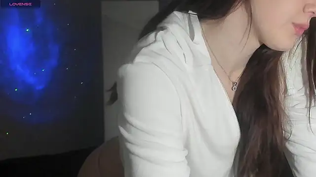 LindaRobertz live sex cam