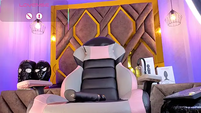 Dom_venena live sex cam