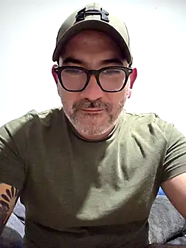 Aresal84 live sex cam