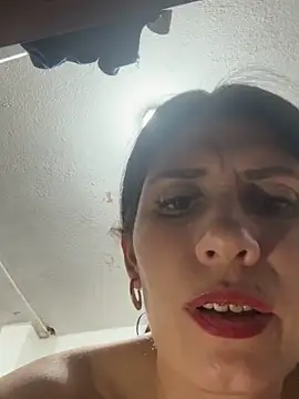 Alysson-- live sex cam