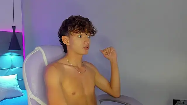 NicolasFerrer18 live sex cam