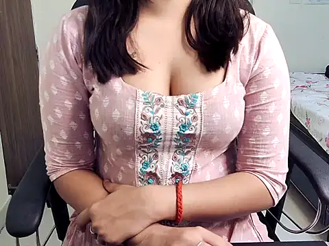 Vaani_09 live sex cam