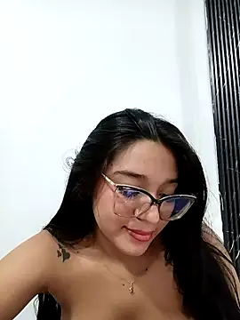 -VICKKY live sex cam