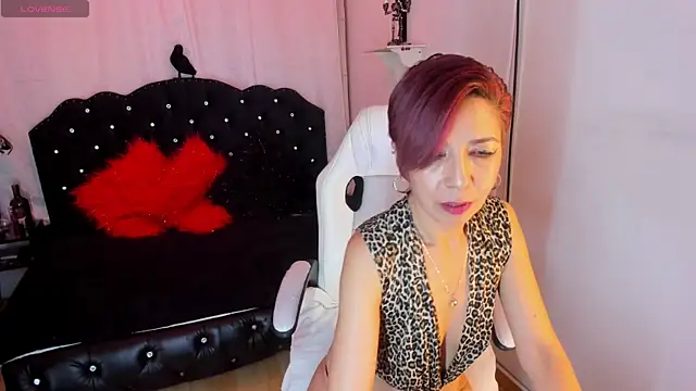 Trinityy__ live sex cam